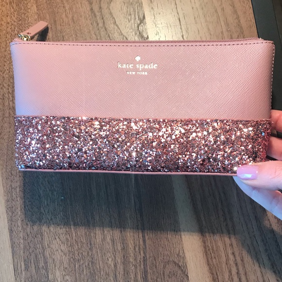 kate spade Handbags - NWOT KATE SPADE makeup bag